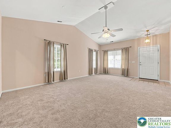 3rd image of 4851 Derby Ln