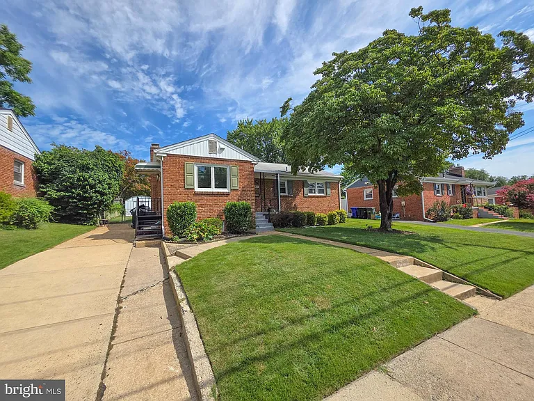 5921 Arlington Blvd — Photo 3