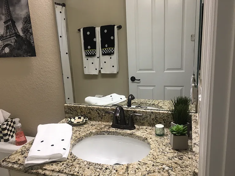 12760 Kinross Ln — Photo 16