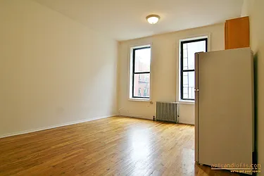 Rented by aptsandlofts.com