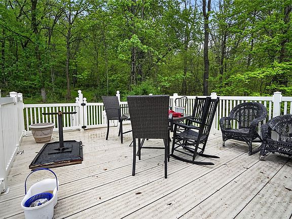 4th image of 158 Renfrew Rd