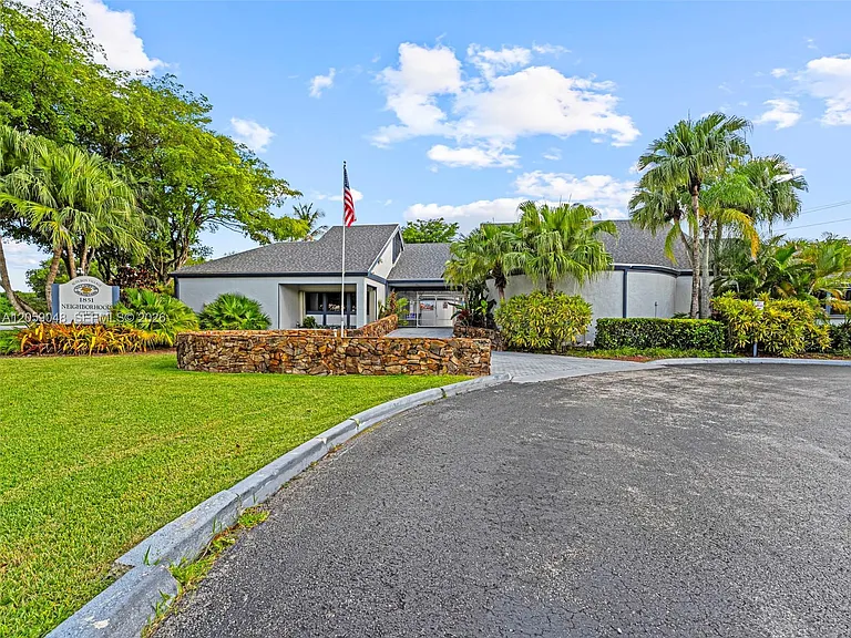 1378 Osprey Ct — Photo 19