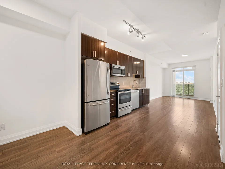 7161 Yonge St #727