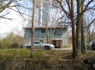 35 Parrott St, Newnan, GA 30263