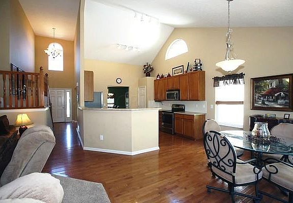 4th image of 513 Buena Park Dr