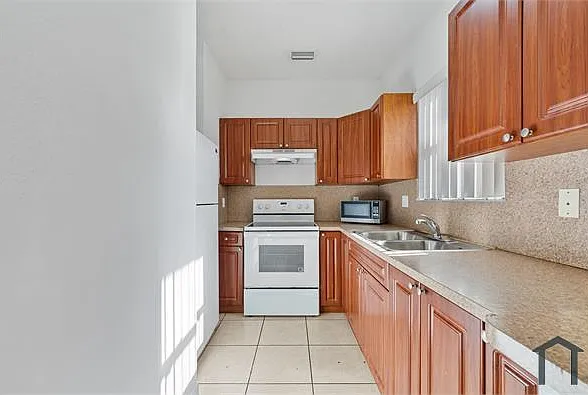 10357 SW 178th St — Photo 23