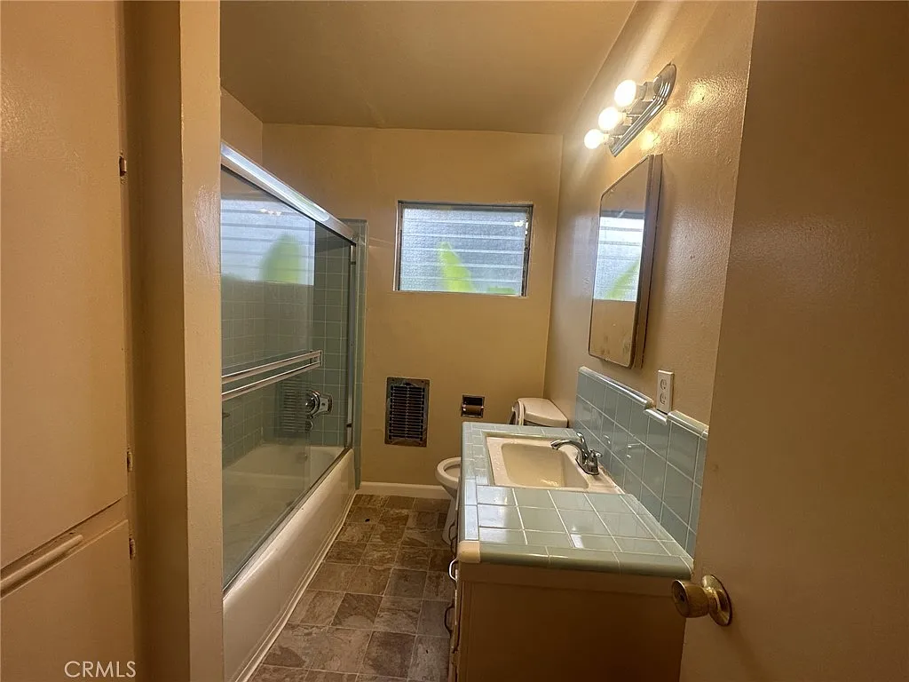 1 bed, 700 sqft, $1,700 — Photo 4