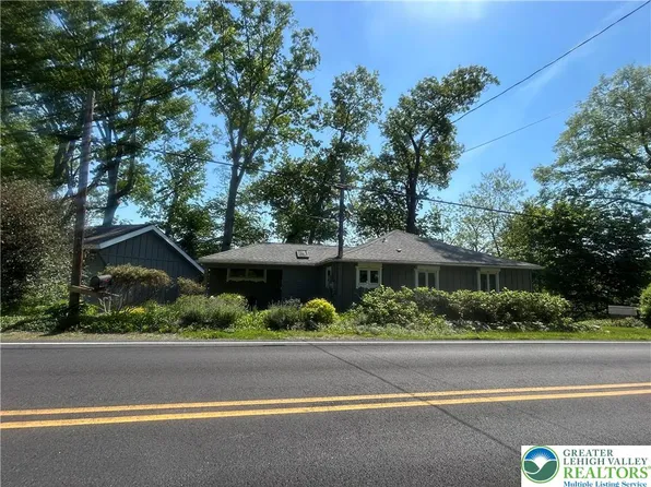 4379 River Rd, Mount Bethel, PA 18343