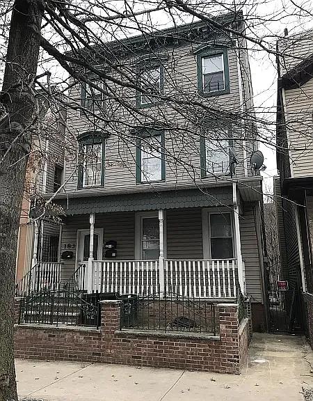183 Summer Ave #A — Photo 2