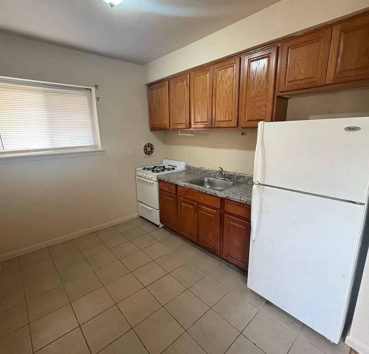 1 bed, 650 sqft, $1,600 — Photo 2