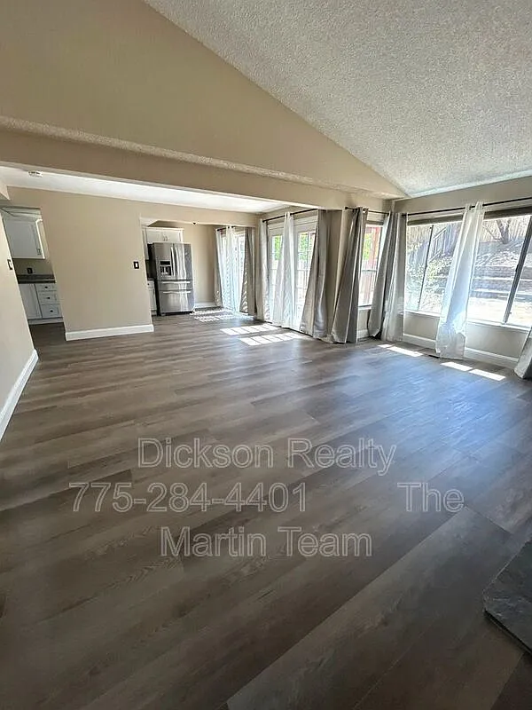3 bed, 2.0 bath, 1464 sqft, $2,450 — Photo 4