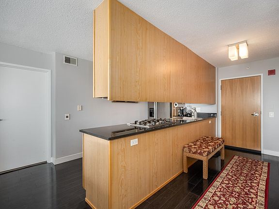 3rd image of 9715 Woods Dr Unit 1403