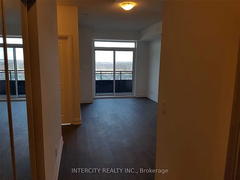 7890 Bathurst St #2011 — Photo 2