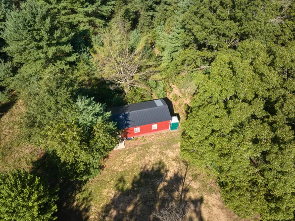 1467 S Locust Ave, White Cloud, MI 49349