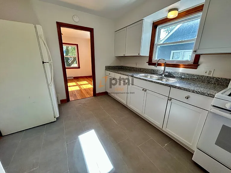 9344 Keilman St — Photo 9