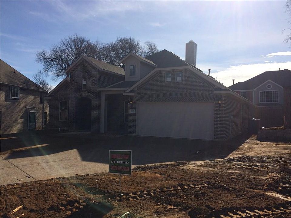 2nd image of 647 Divot Ct