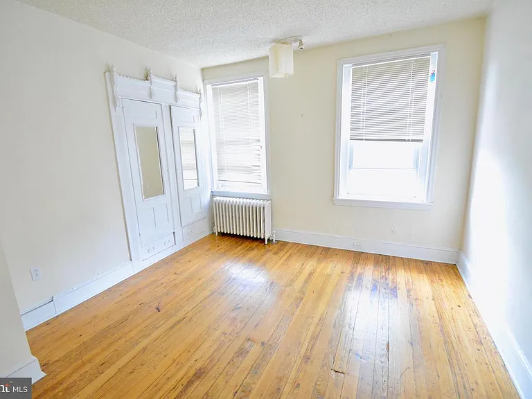 3690 Eveline St — Photo 13