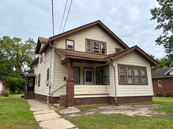 2130 S 6th St #2130, Rockford, IL 61104