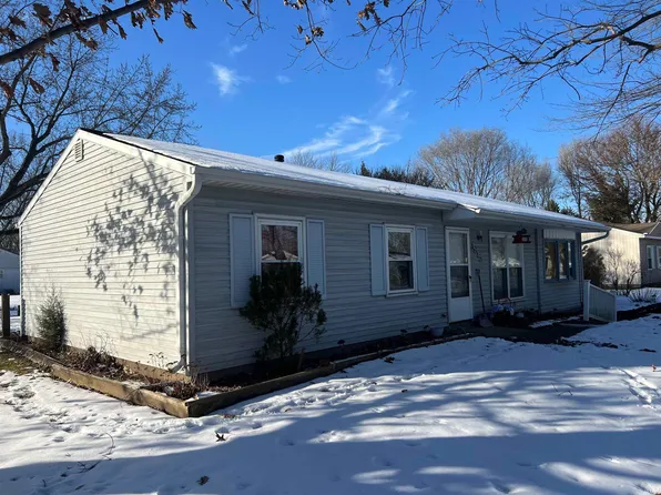 1815 Sharon St, Warsaw, IN 46580