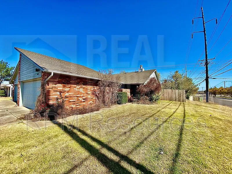 2 bed, 2.0 bath, 1280 sqft, $1,249 — Photo 3