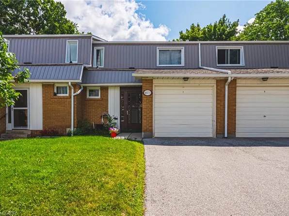 467 Woodview Rd #5, Burlington, ON L7N 2Z9
