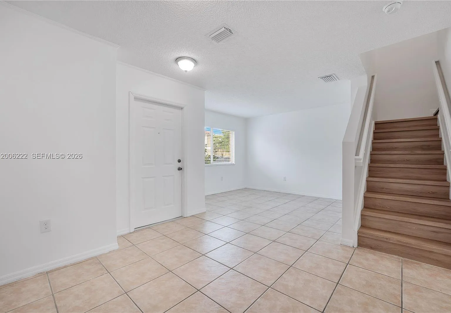 3 bed, 2.5 bath, 1462 sqft, $2,750 — Photo 3
