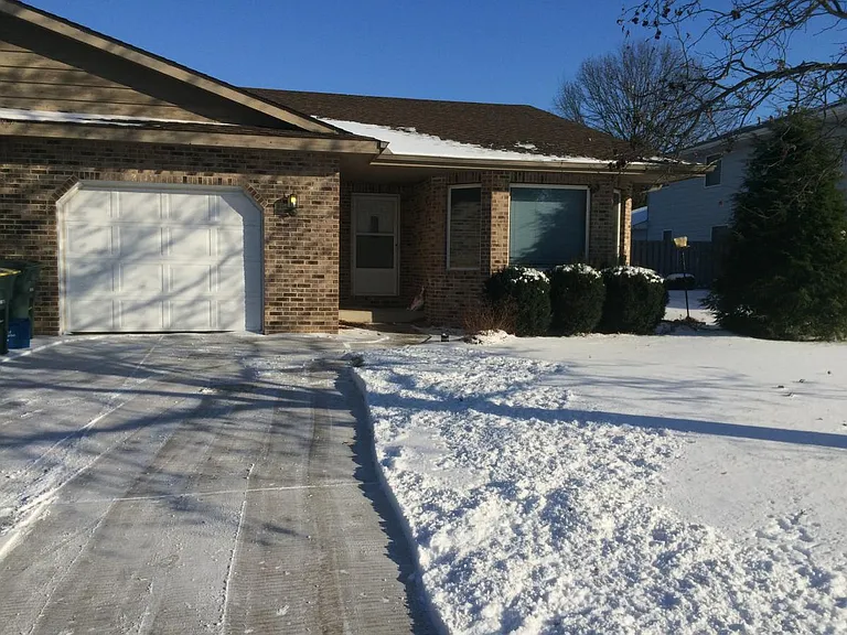 1406 Sturdy Rd — Photo 7