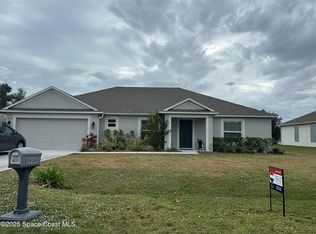 808 Grandeur St SE, Palm Bay, FL 32909