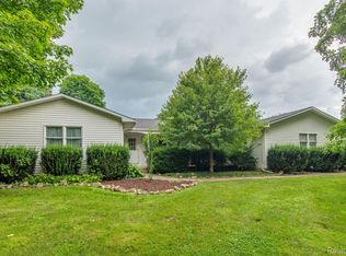 11439 Faussett Rd, Fenton, MI 48430