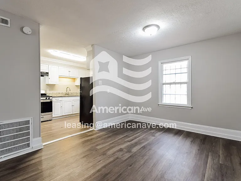 332364_003_wm_-_living_room_13547578.jpg