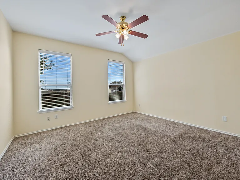 2508 Pioneer Bluffs Rd — Photo 12