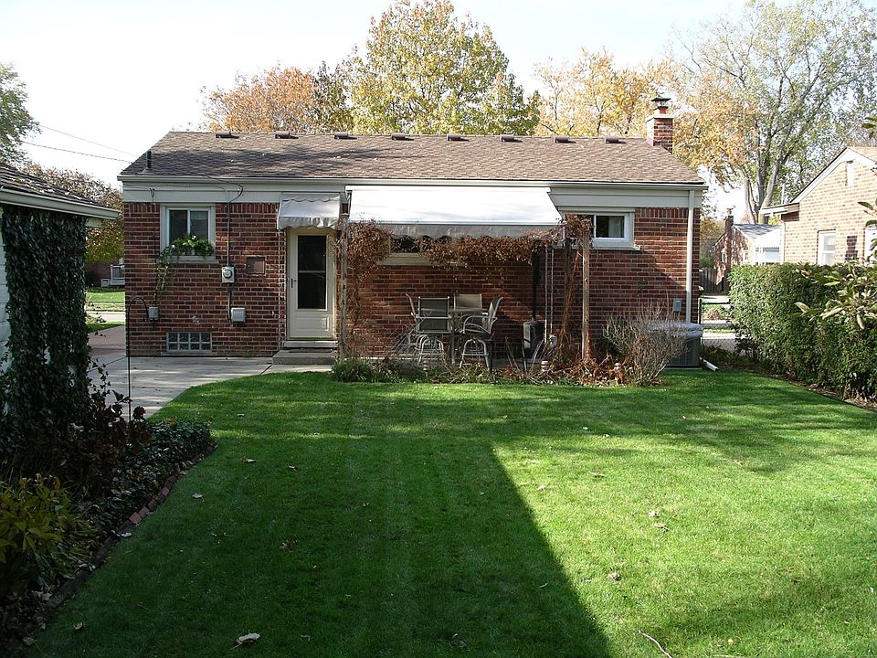 2nd image of 2932 Maplewood Ave