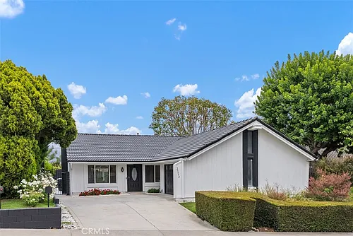 25552 Mackenzie St Photo 1