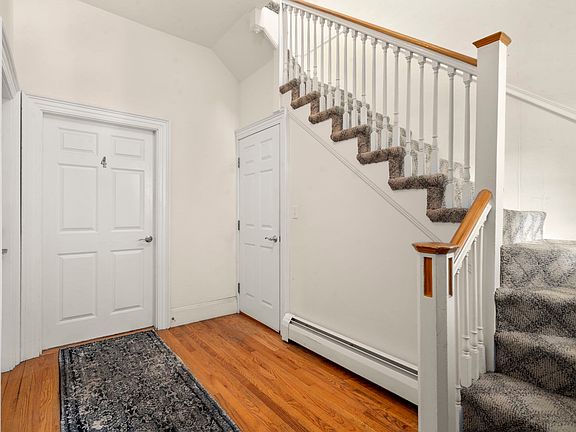 4th image of 8 Parker Rd APT 4