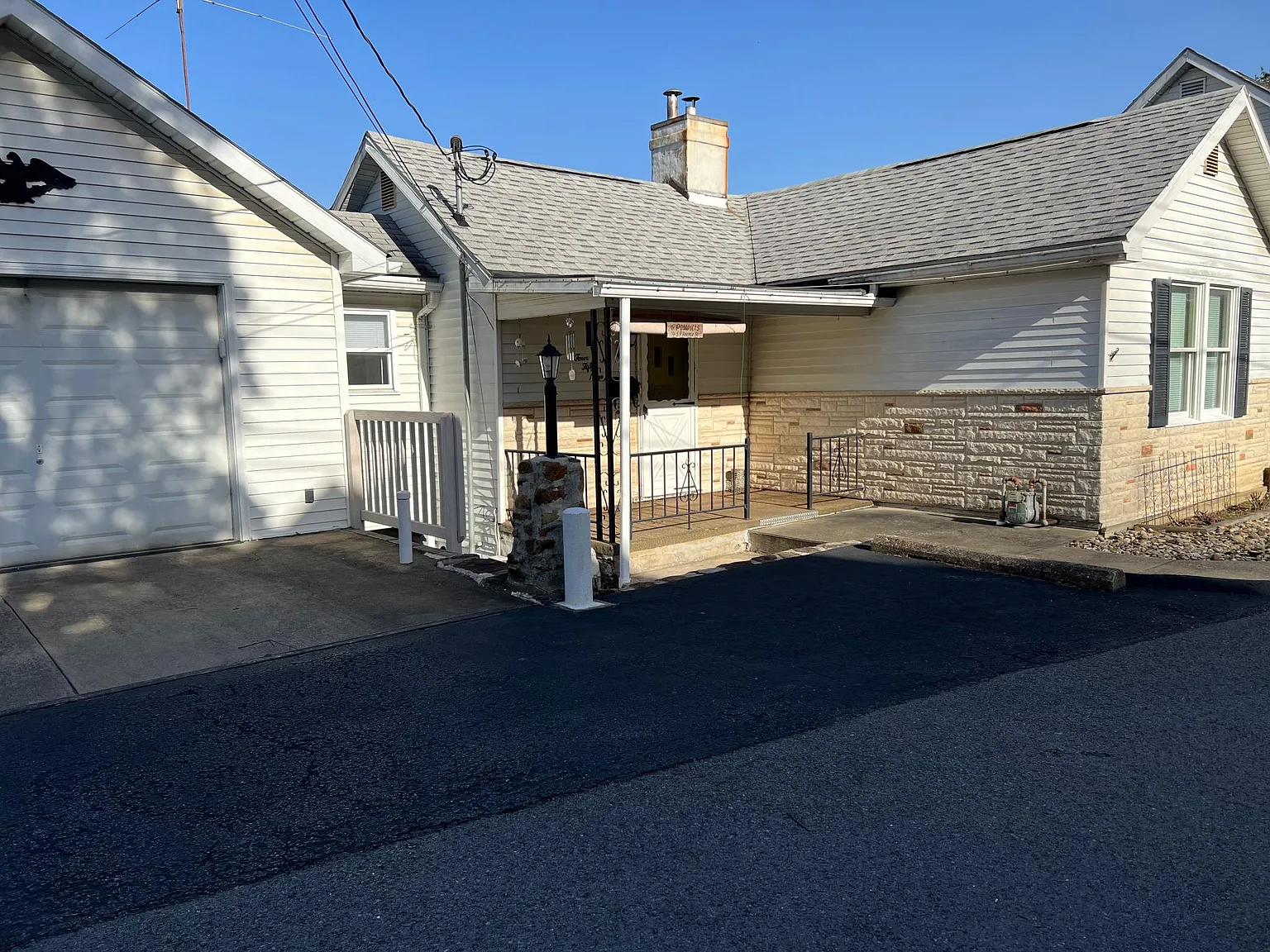 459 Harner St photo 1