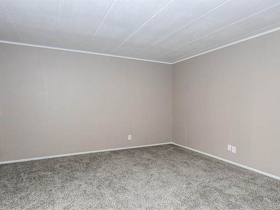 5th image of 1792 Cherokee Dr APT B