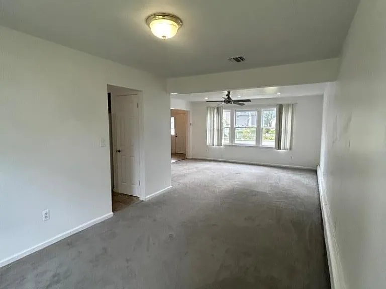 86 Kingston Rd — Photo 3
