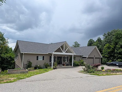 388 Ross Ridge Rd Photo 1