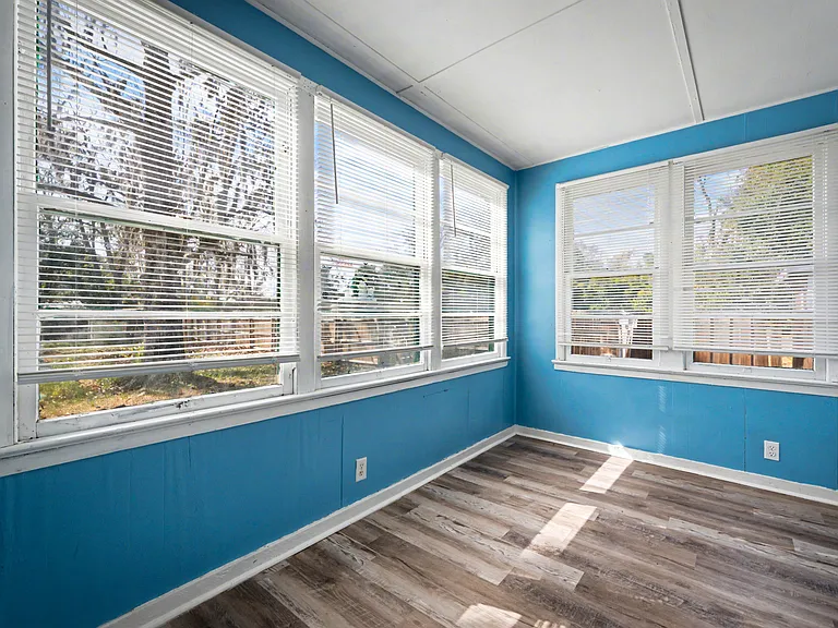 250 Vernis Ave — Photo 22