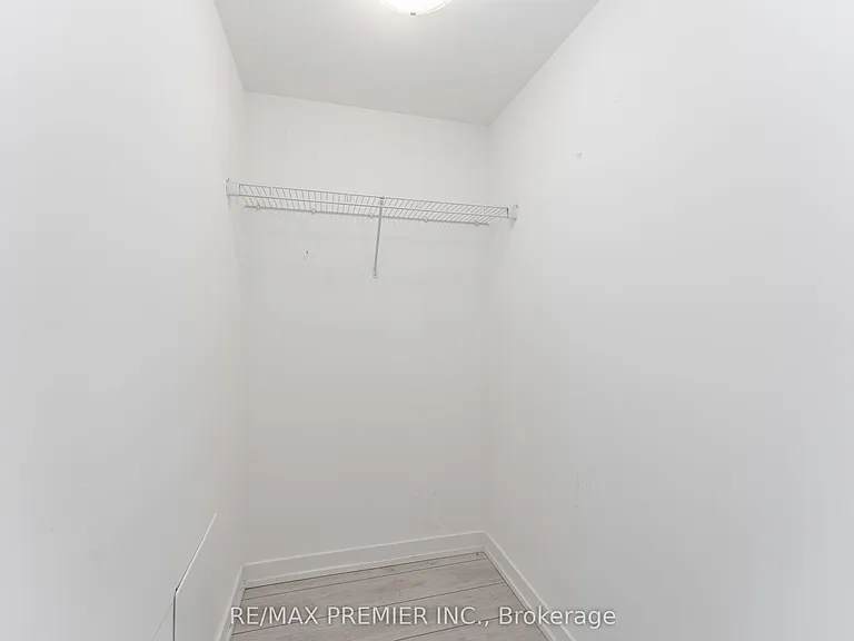 55 Duke St W #310 — Photo 15