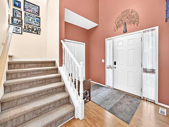 3rd image of 325 Luxstone Grn SW