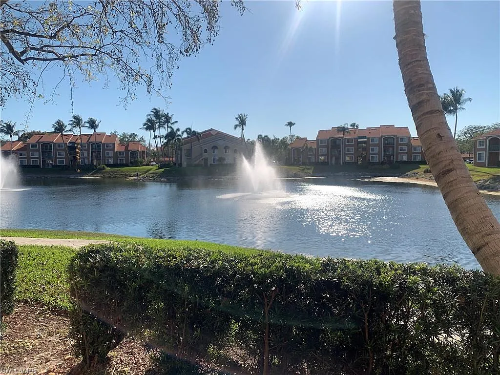 1275 Wildwood Lakes Blvd — Photo 4