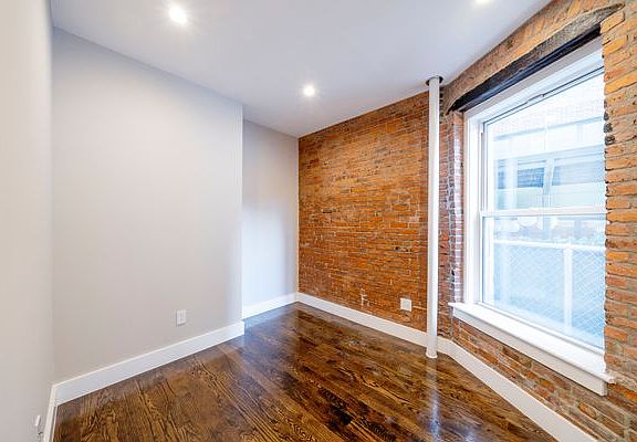3rd image of 8 Van Dam St #1D