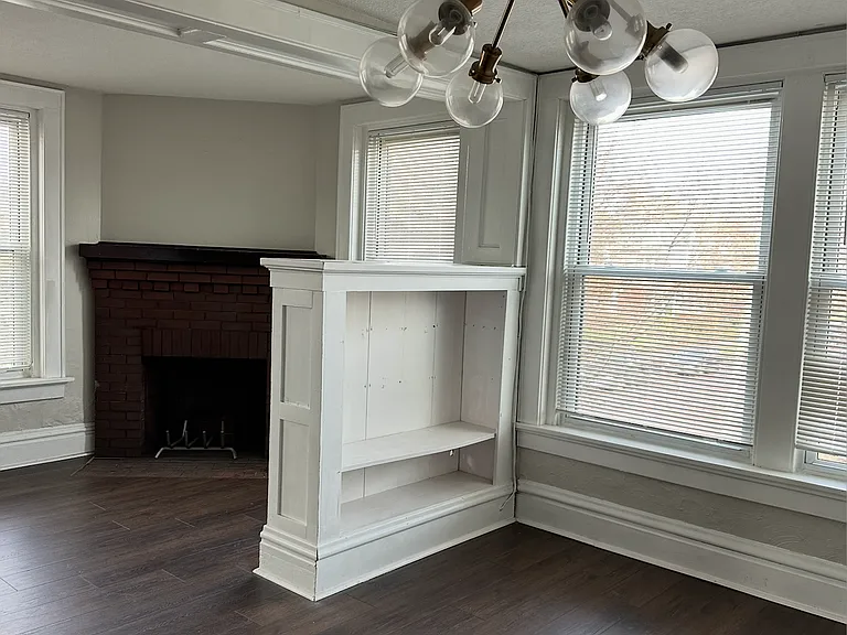 362 W 1st Ave #B — Photo 3