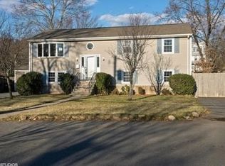15 Meadow St, Dedham, MA 02026