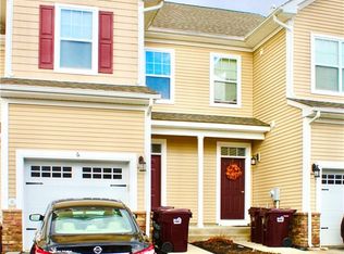 6 Rosecrest Ct, Middletown, NY 10940