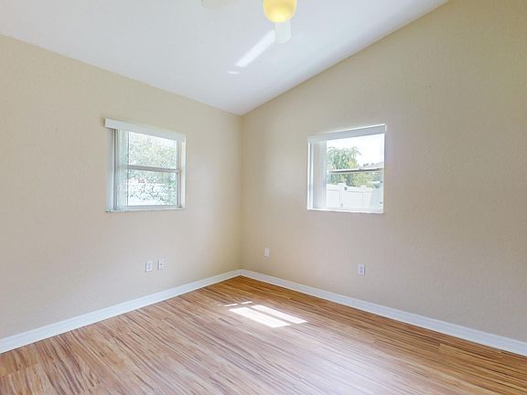 3rd image of 3607 46th Avenue Dr W