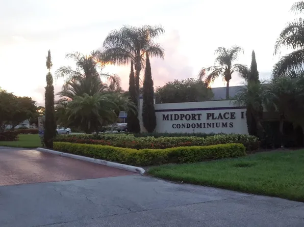 1530 SE Royal Green Cir, Pt Saint Lucie, FL