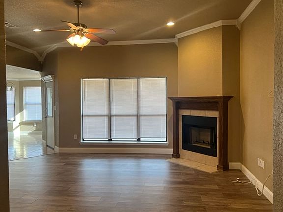 3rd image of 405 Hedy Dr
