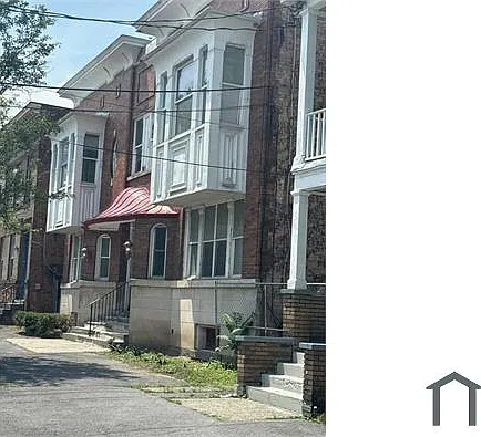 28 Robin St — Photo 3